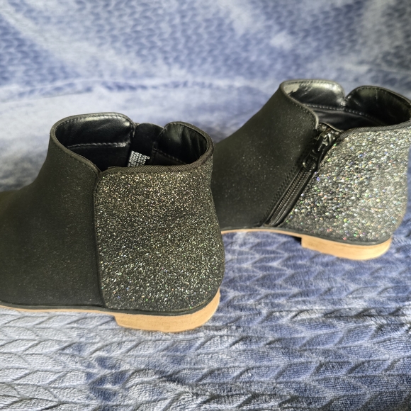 Cat & Jack Black Glitter Ankle Boots - Picture 2 of 16